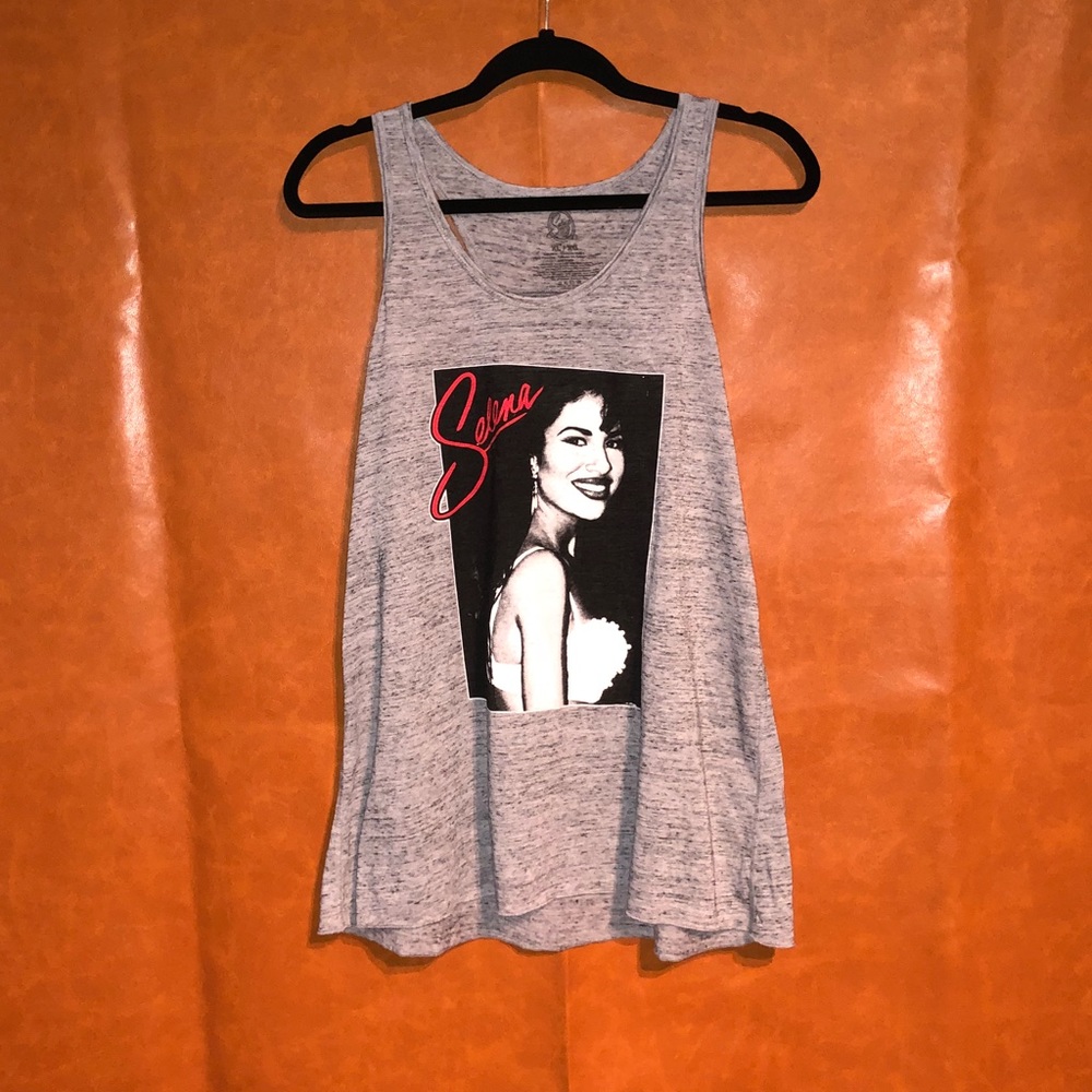 Selena- tank top